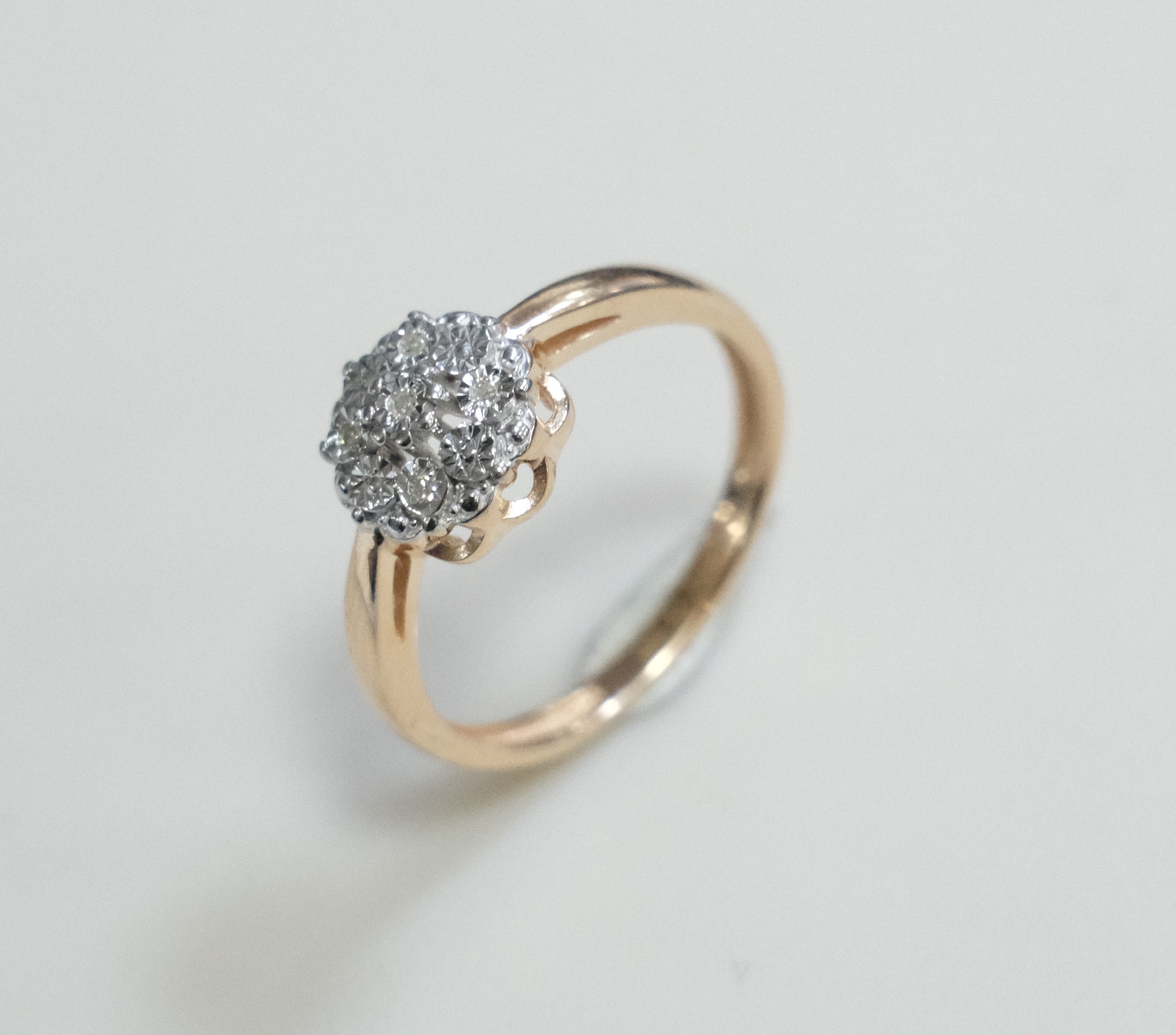Серебряное кольцо с бриллиантами
